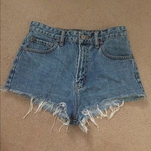 BDG DENIM - High-Waisted Denim Shorts Size 2-4